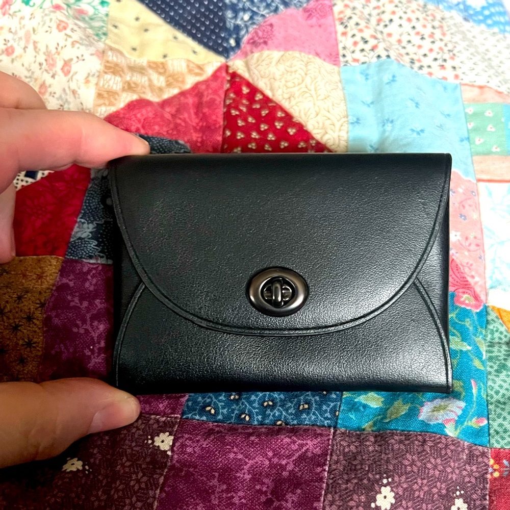 Coach Black Leather Turnlock Card Case- NWOT